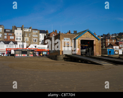 dh South Bay SCARBOROUGH NORTH YORKSHIRE Scarborough RNLI scialuppa di salvataggio capannone di vita del regno unito Foto Stock