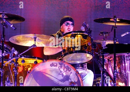 Jason Bonham sulla posizione per Jason Bonham Led Zeppelin concerto di esperienza, Best Buy Theatre di New York, NY, 1 novembre 2011. Foto: F. Burton Patrick/Everett Collection Foto Stock