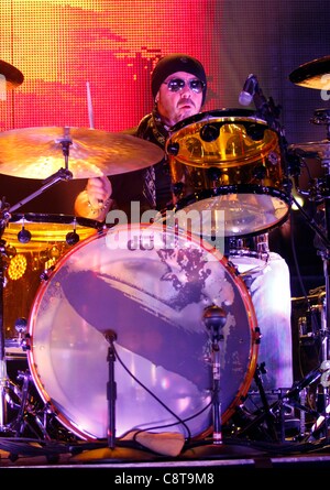 Jason Bonham sulla posizione per Jason Bonham Led Zeppelin concerto di esperienza, Best Buy Theatre di New York, NY, 1 novembre 2011. Foto: F. Burton Patrick/Everett Collection Foto Stock