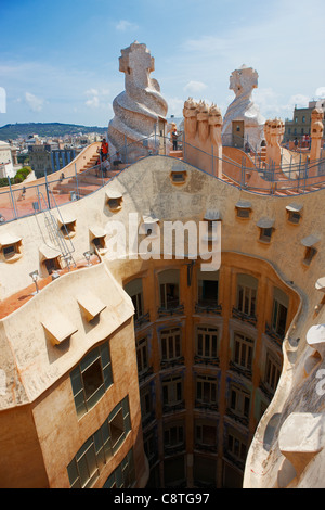 Tetto di Casa Mila, o 'La Pedrera' edificio. Barcellona, in Catalogna, Spagna. Foto Stock