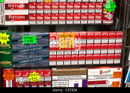 Dettaglio del duty free shop di tabacco a Gibilterra. Foto Stock