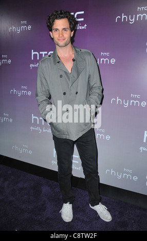 Penn Badgley di presenze per HTC serve un prodotto di NYC Evento di lancio, Highline stadi, New York, NY Settembre 20, 2011. Foto Foto Stock