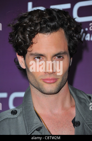 Penn Badgley di presenze per HTC serve un prodotto di NYC Evento di lancio, Highline stadi, New York, NY Settembre 20, 2011. Foto Foto Stock