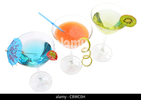 Tre diversi cocktail aromatizzati isolato su uno sfondo bianco Foto Stock