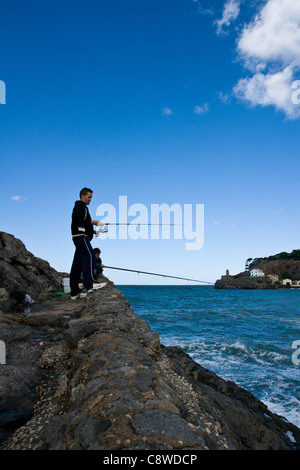 Port de Soller è una base popolare per le escursioni nelle montagne Tramuntana Foto Stock