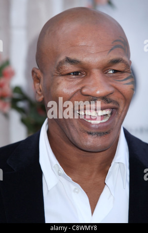 Mike Tyson arrivi Comedy Central Roast Charlie Sheen Sony Pictures Studios di Los Angeles CA 10 settembre 2011 Photo Justin Foto Stock