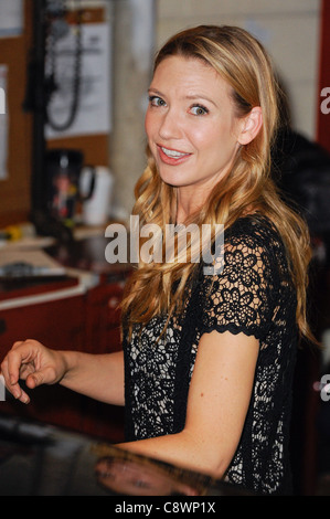 Anna Torv lascia'LiveRegis Kelly' taping atABC Lincoln Center Studios fuori circa CANDIDS CELEBRITY - Mar New York NY Ottobre 11 Foto Stock