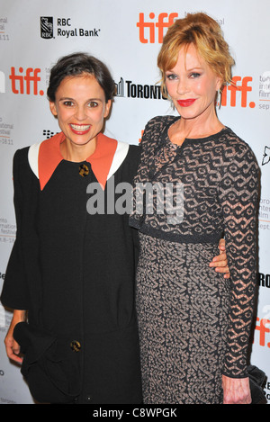 Elena Anaya Melanie Griffith arrivalsSKIN io vivo in Premiere atToronto International Film Festival Princess Wales Theatre Foto Stock