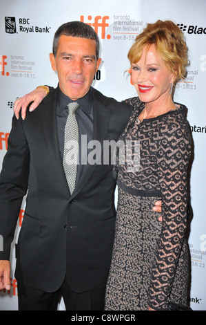 Antonio Banderas Melanie Griffith arrivalsSKIN io vivo in Premiere atToronto International Film Festival Princess Wales Theatre Foto Stock