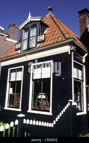 Casa olandese. Broek in Waterland, Olanda. Foto Stock