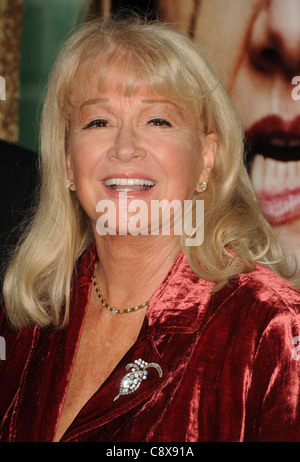 Diane Ladd arrivi stagione illuminato uno PremiereParamount Theatre di Los Angeles CA 6 ottobre 2011 Photo Dee Cercone/Everett Foto Stock