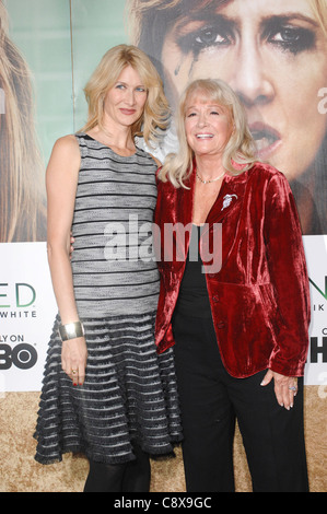 Laura Dern Diane Ladd arrivi stagione illuminato uno PremiereParamount Theatre di Los Angeles CA 6 ottobre 2011 Photo Elizabeth Foto Stock