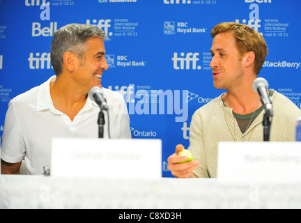 George Clooney Ryan Gosling atpress conferenceIDES marzo conferenza stampa Toronto International Film Festival campana TIFF