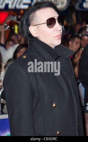 Marilyn Manson arrivalsTHING Premiere AMC Universal CityWalk Cinema Los Angeles CA 10 ottobre 2011 Photo Emiley Foto Stock