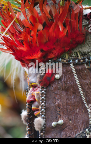 Tribù Juiwika da Altipiani occidentali a cantare-cantare a Paiya mostrano nelle Highlands Occidentali Papua Nuova Guinea Foto Stock