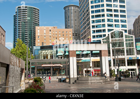 Starbucks Coffee Seattle Westlake Center shopping mall ufficio torre Downtown Washington Stati Uniti d'America Foto Stock