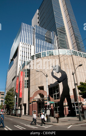 Seattle Art Museum di martellatura di metallo uomo nello Stato di Washington Stati Uniti Foto Stock