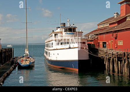 Negozi turistici ristorante Baia di Seattle Waterfront Downtown Washington Stati Uniti Foto Stock