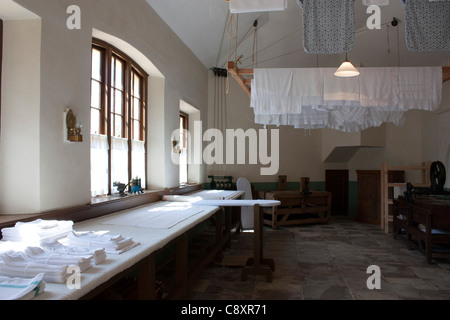 Il servizio lavanderia camera presso Audley End House e giardini, Essex, Inghilterra Foto Stock