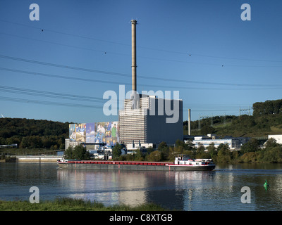 Arresta il sistema centrale nucleare Kruemmel vicino Geesthacht decorata con grandi dipinti. Foto Stock