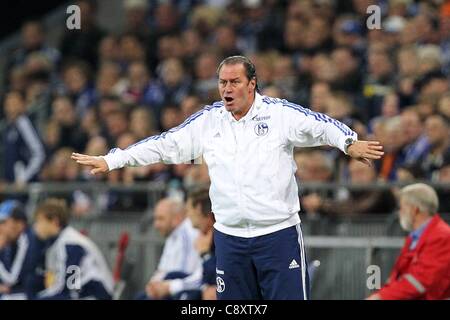 03 11 2011 UEFA Europa League Group stage FC Schalke 04 versus AEK Larnaca in la Veltins Arena di Gelsenkirchen Team manager Huub Stevens Schalke Foto Stock