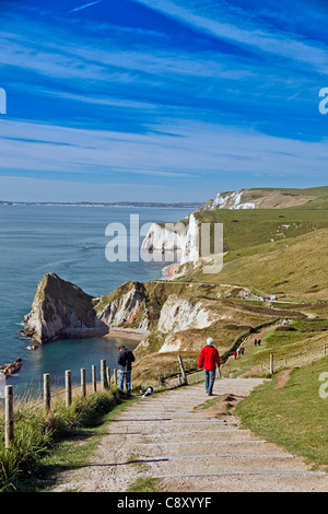 Lungo la costa sud occidentale percorso sopra Durdle porta sul patrimonio mondiale costa in Dorset England Regno Unito Foto Stock