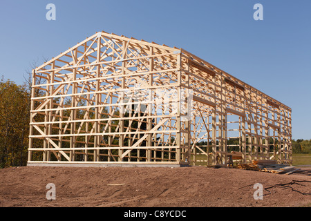 Un edificio con incorniciatura di legno in costruzione. Foto Stock