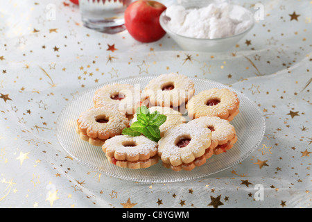 Inceppamento biscotti frollini in polvere con zucchero a velo Foto Stock