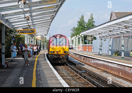 L'Orient Express lasciando Chichester stazione ferroviaria Foto Stock