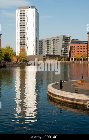 La Millennium Tower edifici di appartamenti. Erie Basin, Salford Quays, Manchester, Regno Unito Foto Stock