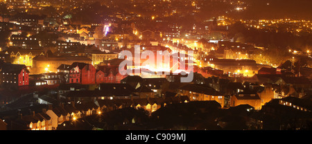 Vista generale di Lewes durante la notte dei falò celebrazioni 2011. Foto di James Boardman. Foto Stock