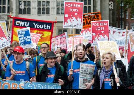 Il mese di marzo per i posti di lavoro raggiunge il suo fine. è una rievocazione della Jarrow marzo negli anni trenta ed è organizzato dalla gioventù britannica Foto Stock