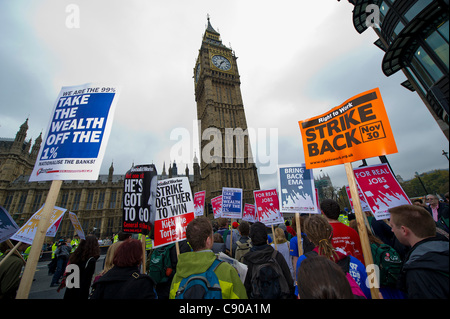 Il mese di marzo per i posti di lavoro raggiunge il suo fine. è una rievocazione della Jarrow marzo negli anni trenta ed è organizzato dalla gioventù britannica Foto Stock