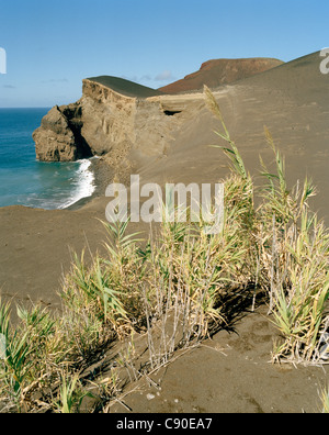 Ponta dos Capelinhos penisola, deserto roccioso, Vulcao dos Capelinhos, picco occidentale dell'isola di Faial, Azzorre, Portogallo Foto Stock