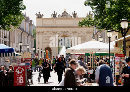 Brandeburgo Street, la Porta di Brandeburgo, costruttori Carl von Gontard und Georg Christian Unger, Potsdam, Brandeburgo, Germania Foto Stock