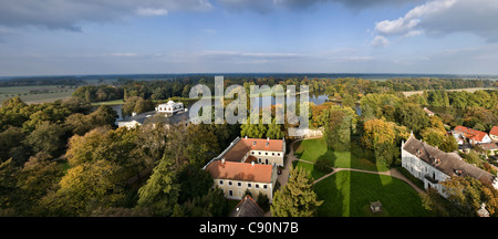 Vista dalla Torre della Bibbia, Castello Woerlitz, cucina edificio, Lago Woerlitz, Woerlitz, Dessau, Sassonia-Anhalt, Germania Foto Stock