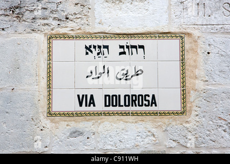 Via Dolorosa segno Gerusalemme in Israele Foto Stock