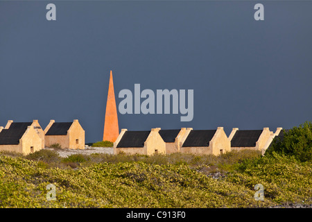 I Paesi Bassi, Bonaire Island, olandese dei Caraibi, Kralendijk, capanne di slave. Foto Stock