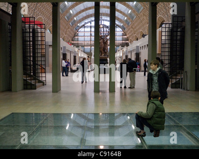 Il Musee d'Orsay è l'ex Gare d'Orsay costruita nel 1900 e un classico terminus convertito in un grande museo nazionale d'arte Foto Stock