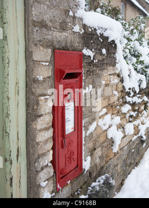 È raro trovare la neve cade in inglese nelle contee del sud che dura e porta il paese a un fermo ma Foto Stock