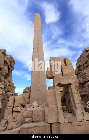 Tempio di Karnak è un immenso tempio pharonic e open-air museum e il più grande sito religioso antico nel mondo. Era il Foto Stock