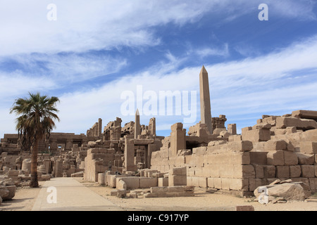 Tempio di Karnak è un immenso tempio pharonic e open-air museum e il più grande sito religioso antico nel mondo. Era il Foto Stock