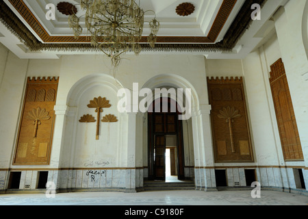 Il palazzo costruito in Babilonia, Iraq sulla posizione del leggendario "giardini pensili" presunto è stato mai utilizzato da Saddam Hussein Foto Stock