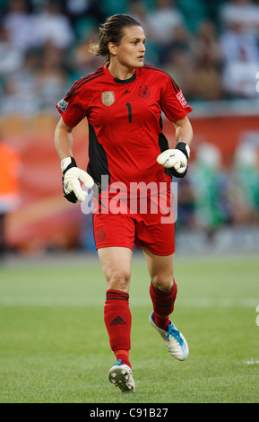 In Germania il portiere Nadine Angerer in azione durante una 2011 FIFA Coppa del Mondo Donne quarterfinal match contro il Giappone. Foto Stock