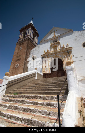 La Iglesia Nostra Senora de Los Remedios è una chiesa del XV secolo nella cittadina collinare di Ardales. Foto Stock