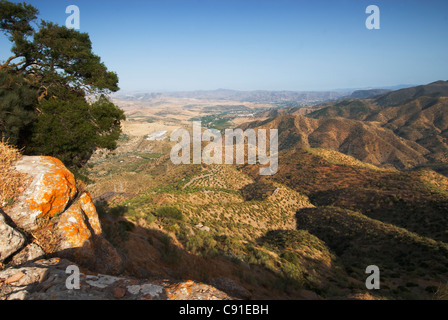 Le rovine della fortezza Bobastro può essere visto da una collina sopra il El Chorro Gorge. Foto Stock