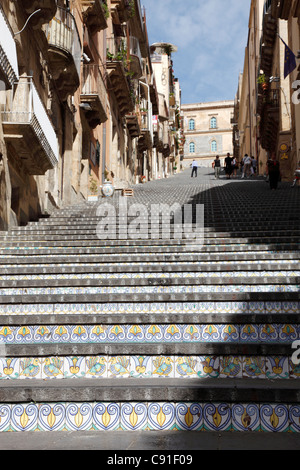 Caltagirone è uno storico sito patrimonio mondiale dell'UNESCO in Val di Noto. Il principale punto di riferimento della città è il 142-fase Foto Stock