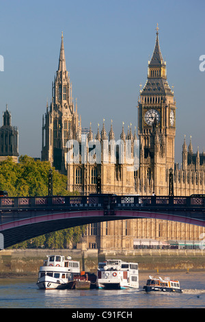 Il Palazzo di Westminster e Lambeth Bridge 4, inizio autunno mattina Foto Stock