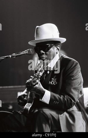 John Lee Hooker di scena a Hammersmith Odeon 1987 Foto Stock