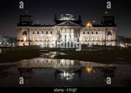 Platz der Repubblica con il Reichstag in background, Berlino, Germania, Europa Foto Stock